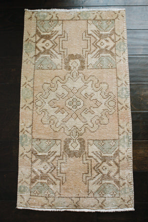 TURKISH MINI RUG 1'7" x 2'11" FT