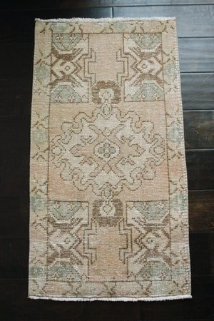 TURKISH MINI RUG 1'7" x 2'11" FT