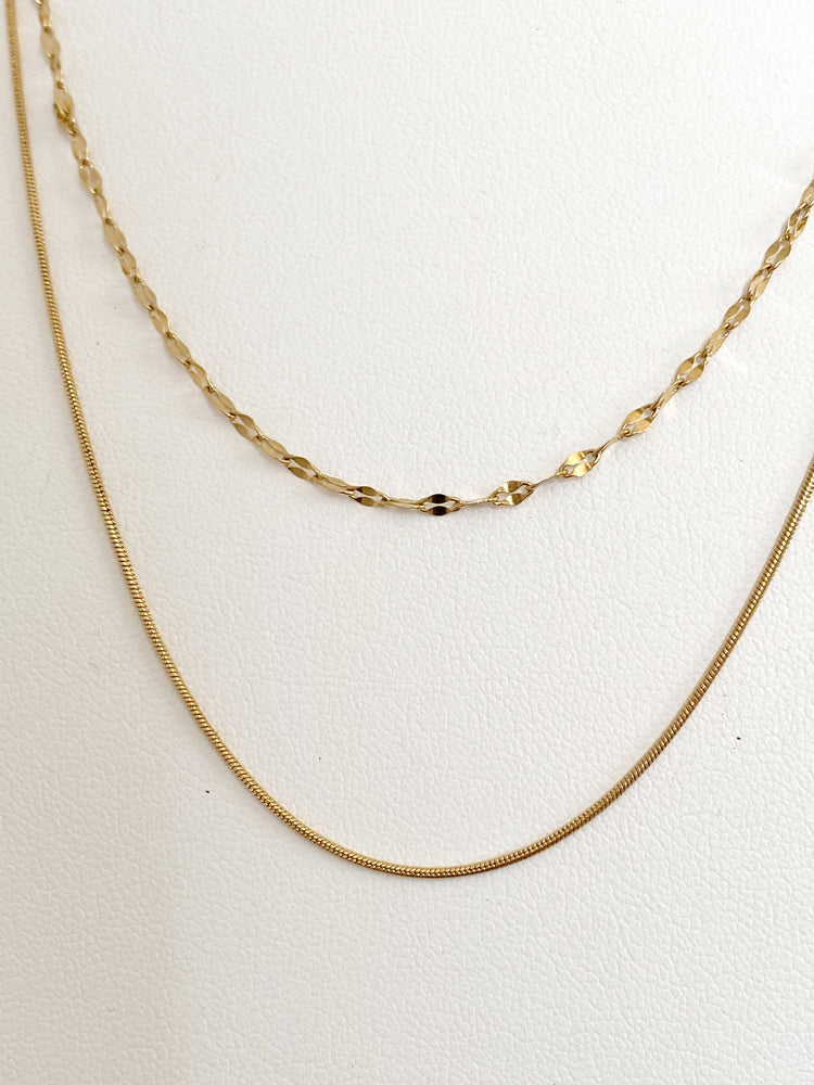
                
                    Load image into Gallery viewer, Crishell Layered Necklace
                
            