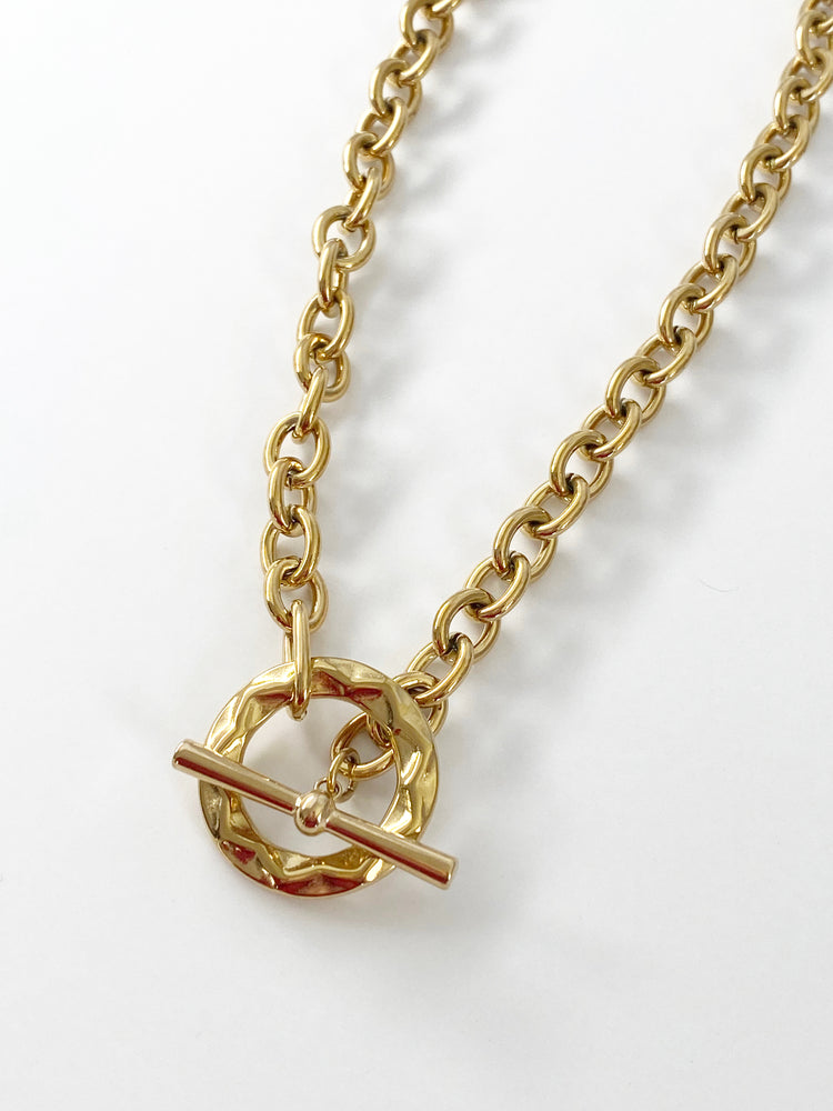 Textured Toggle Chain Necklace